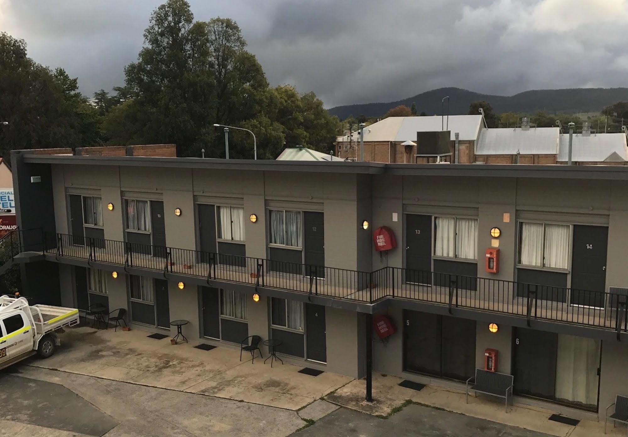 Commercial Hotel Motel Литгоу Экстерьер фото