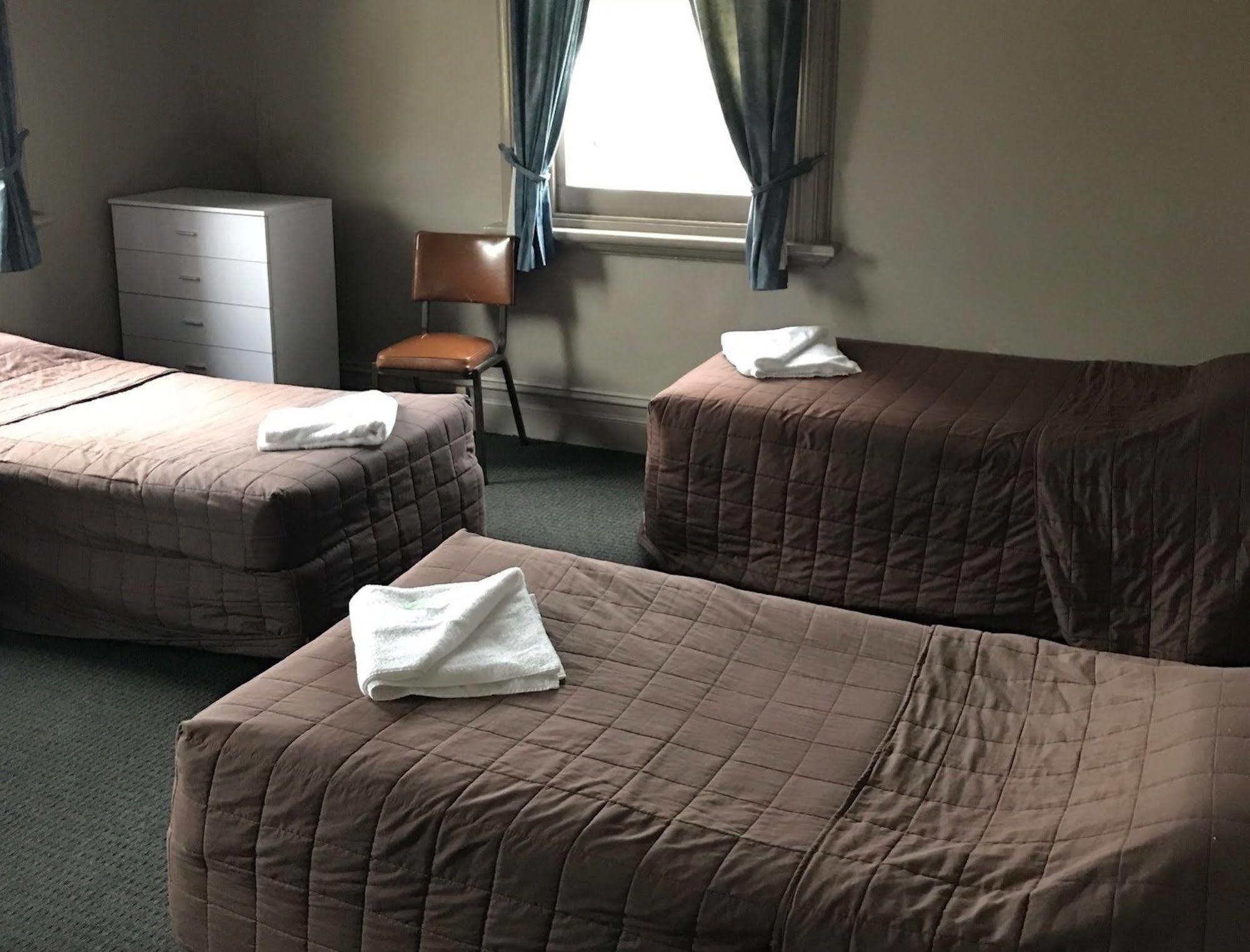 Commercial Hotel Motel Литгоу Экстерьер фото