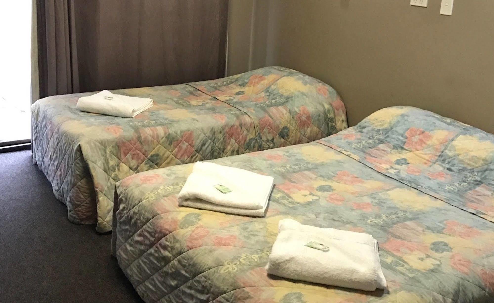 Commercial Hotel Motel Литгоу Экстерьер фото