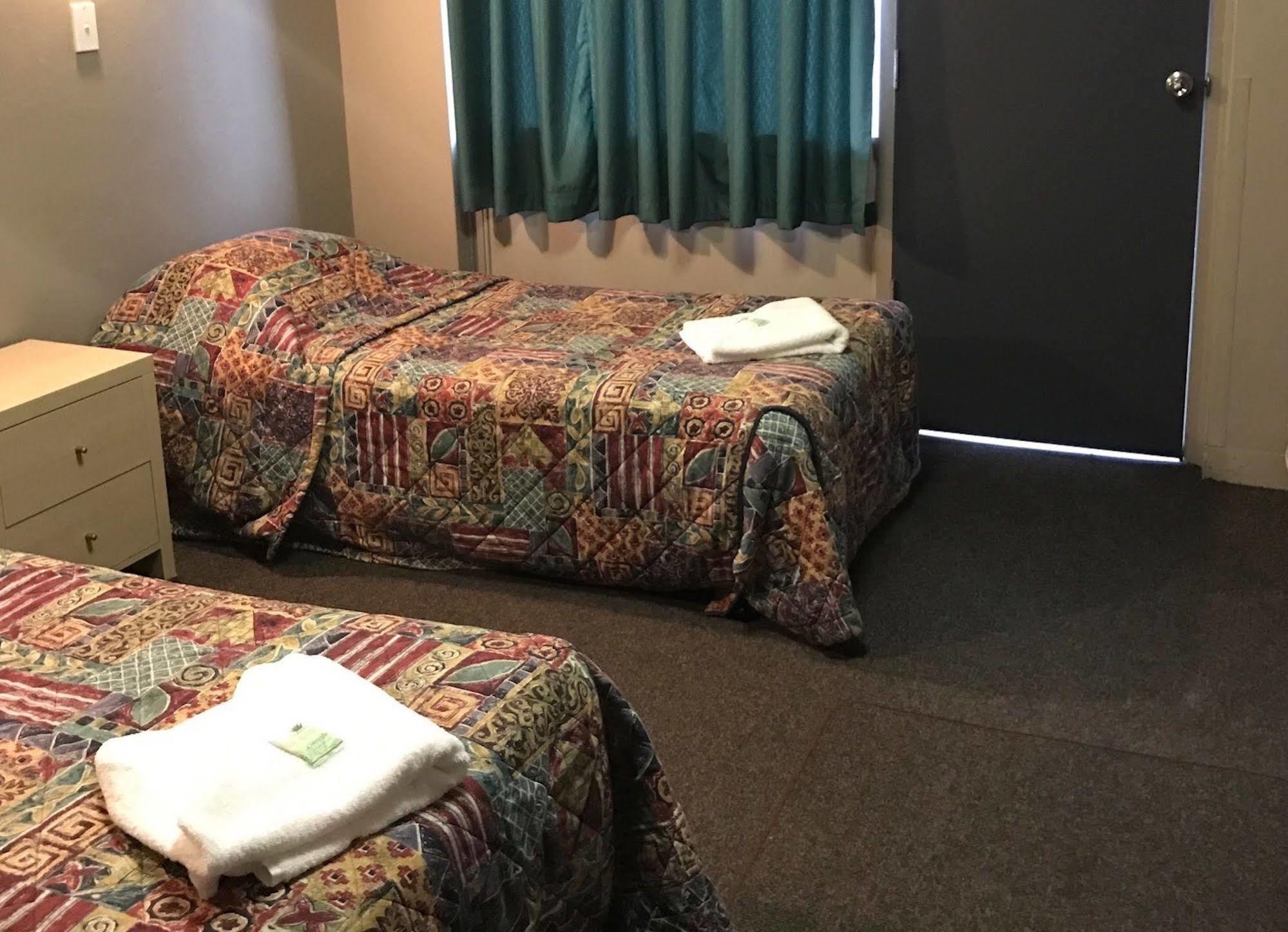 Commercial Hotel Motel Литгоу Экстерьер фото